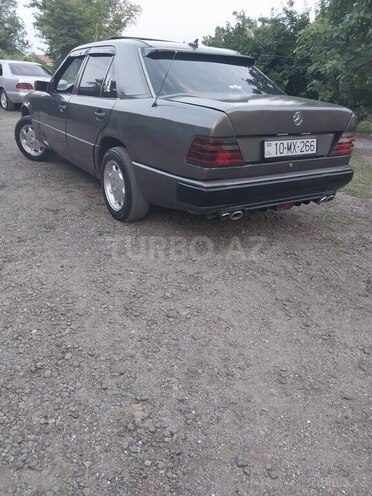 Mercedes E 300 d 1992, 460,000 km - 3.0 l - Astara