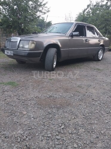 Mercedes E 300 d 1992, 460,000 km - 3.0 l - Astara