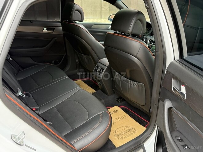 Hyundai Sonata-16