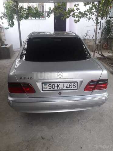Mercedes E 240 2000, 306,000 km - 2.6 l - Bakı
