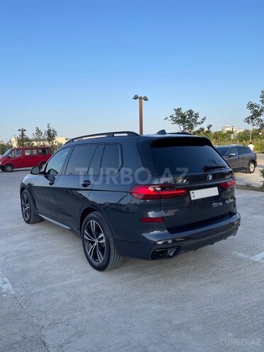 BMW X7-6