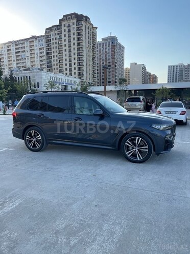 BMW X7-10