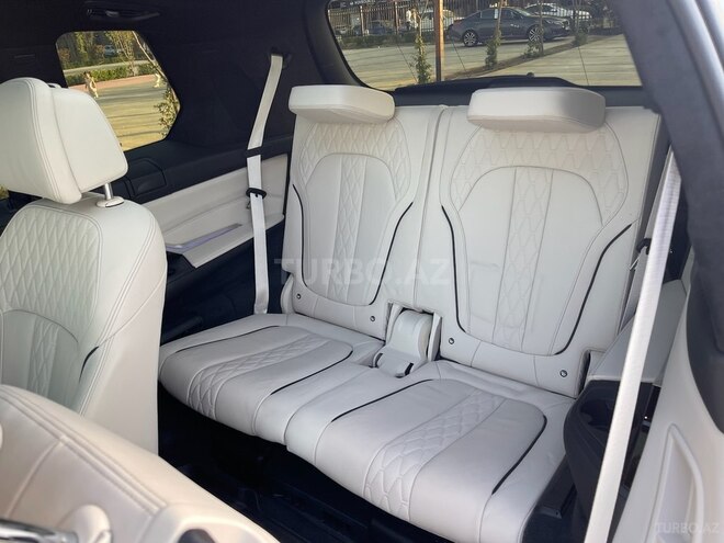BMW X7-14