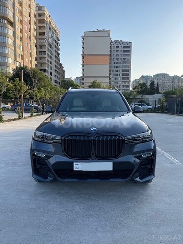 BMW X7-9