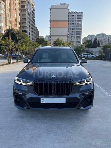 BMW X7-8