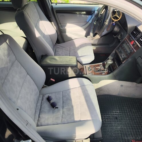 Mercedes C 220 d-6