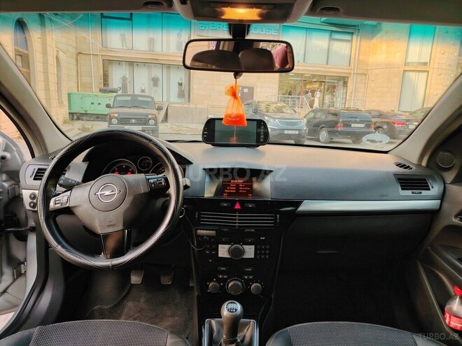 Opel Astra 2007, 200,000 km - 1.7 l - Ucar
