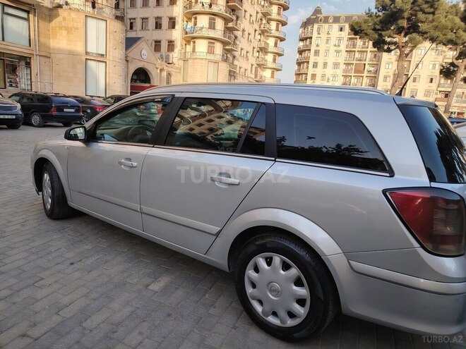 Opel Astra 2007, 200,000 km - 1.7 l - Ucar