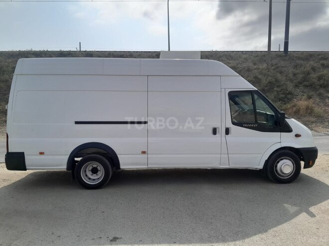 Ford Transit-3