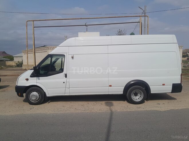 Ford Transit-4