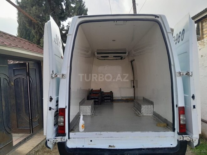 Ford Transit-6