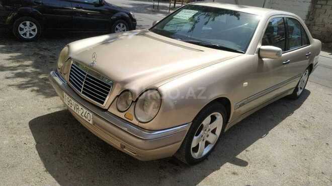 Mercedes E 240 1999, 271,458 km - 2.4 l - Bakı