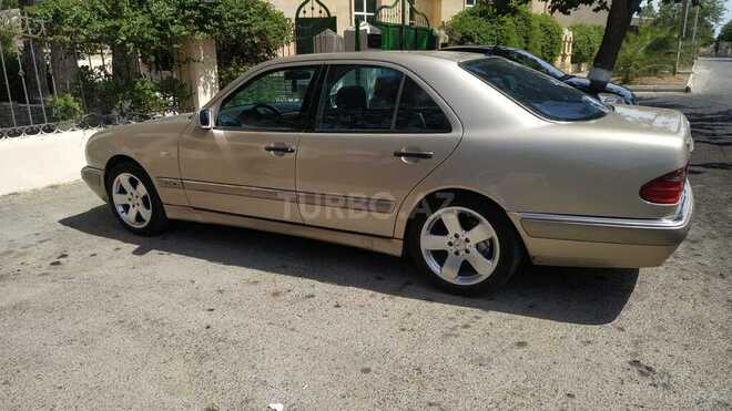 Mercedes E 240 1999, 271,458 km - 2.4 l - Bakı
