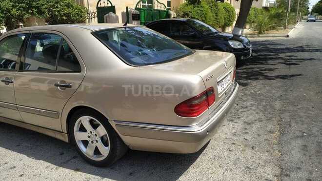 Mercedes E 240 1999, 271,458 km - 2.4 l - Bakı