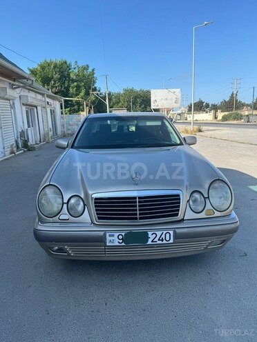 Mercedes E 240 1999, 271,458 km - 2.4 l - Bakı