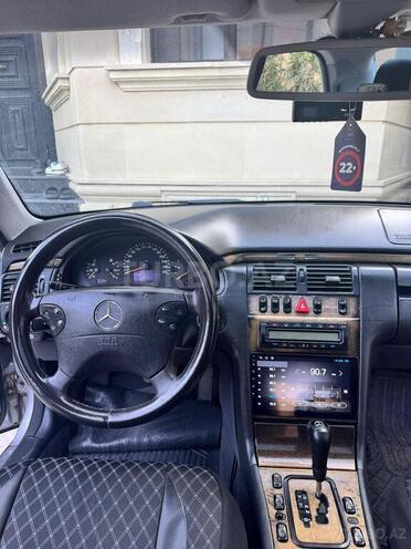 Mercedes E 240 2000, 306,000 km - 2.6 l - Bakı