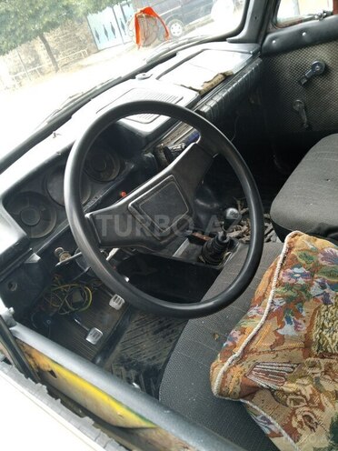 Moskvich  1989, 45,805 km - 1.5 l - Şəki