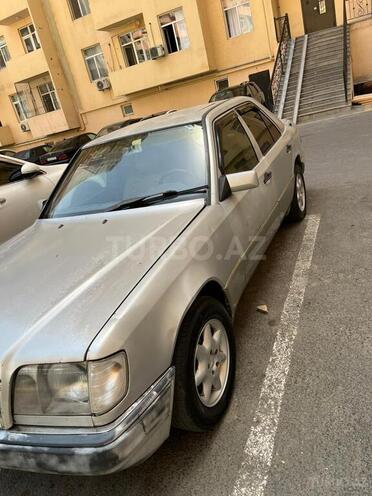 Mercedes E 250 1993, 300,000 km - 2.5 l - Bakı