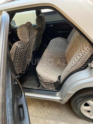 Mercedes E 250 1993, 300,000 km - 2.5 l - Bakı