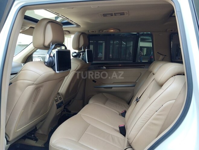 Mercedes GL 550-14
