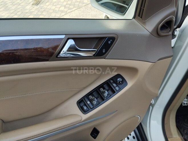 Mercedes GL 550-13