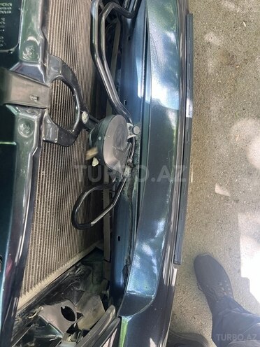 Mercedes E 240 1998, 290,000 km - 2.4 l - Bakı