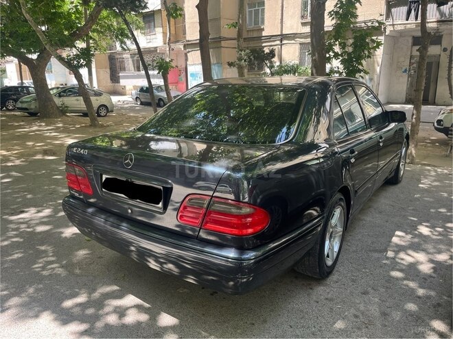 Mercedes E 240 1998, 290,000 km - 2.4 l - Bakı