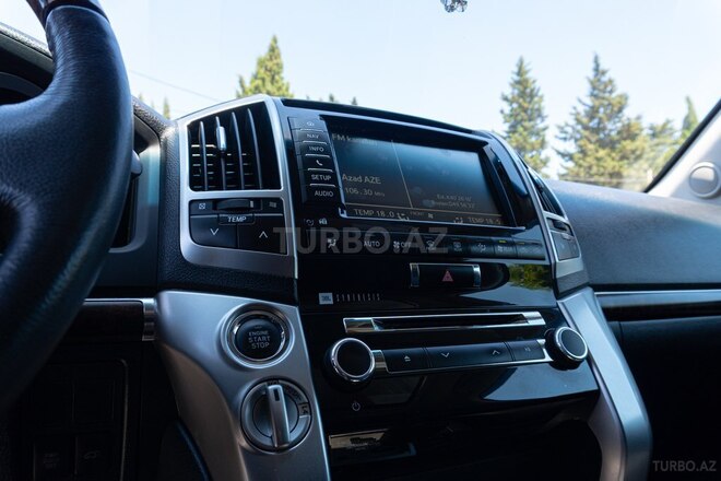 Toyota Land Cruiser-13