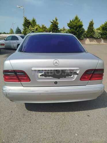Mercedes E 220 2001, 248,123 km - 2.2 l - Astara