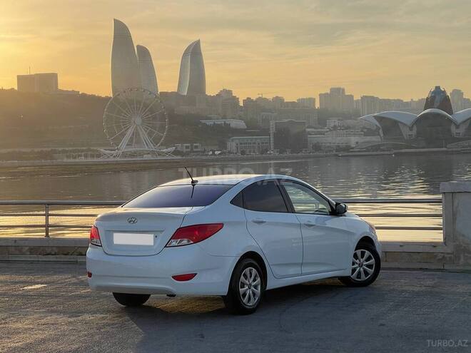 Hyundai Accent 2015, 123,000 km - 1.6 л - Bakı