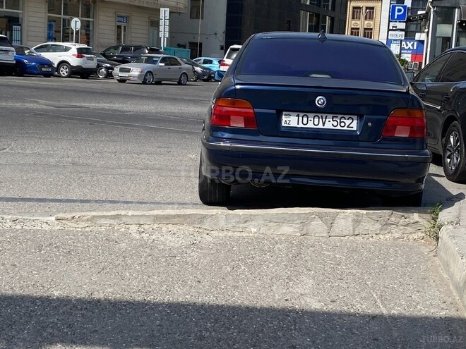 BMW 528-8