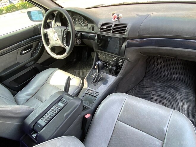 BMW 528-5