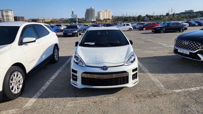 Toyota Aqua-4