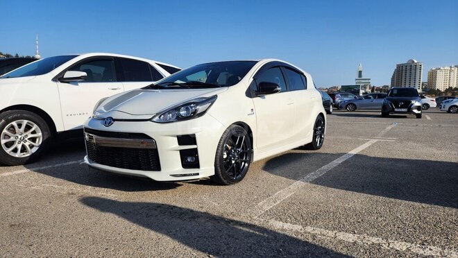 Toyota Aqua-6