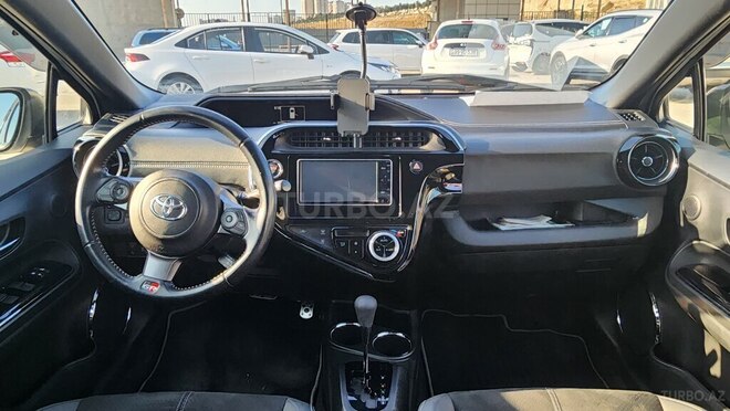 Toyota Aqua-20