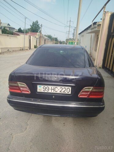 Mercedes E 220 d 2001, 395,953 km - 2.2 l - Bakı