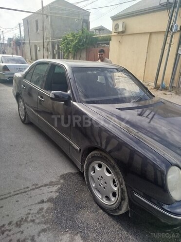 Mercedes E 220 d 2001, 395,953 km - 2.2 l - Bakı