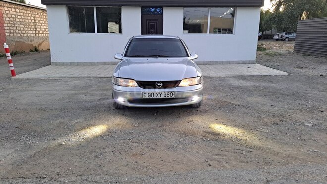Opel Vectra 1999, 345,000 km - 2.0 l - Qazax