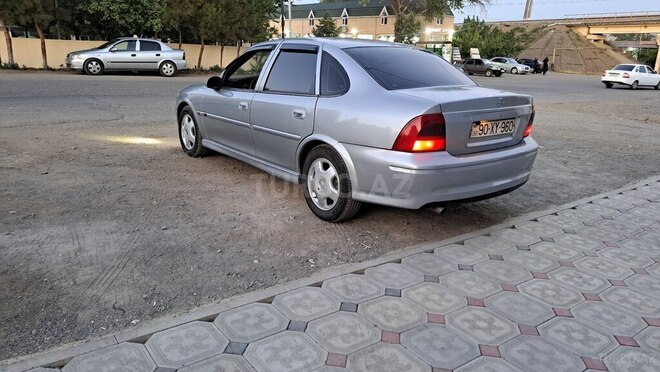 Opel Vectra 1999, 345,000 km - 2.0 l - Qazax