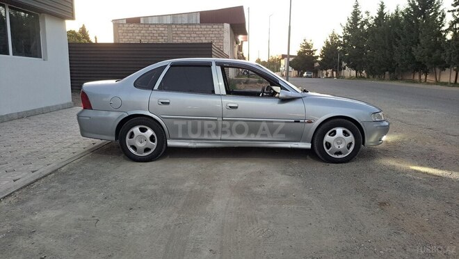 Opel Vectra 1999, 345,000 km - 2.0 l - Qazax