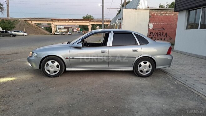 Opel Vectra 1999, 345,000 km - 2.0 l - Qazax