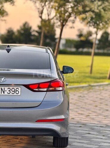 Hyundai Elantra 2017, 80,000 km - 2.0 л - Bakı
