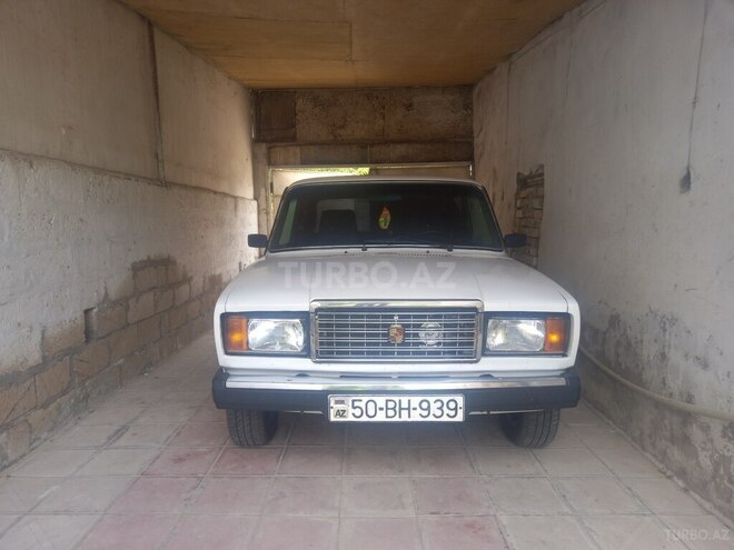LADA (VAZ) 2107 2002, 85,000 km - 1.6 l - Salyan