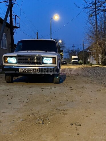 LADA (VAZ) 2107 2002, 85,000 km - 1.6 l - Salyan
