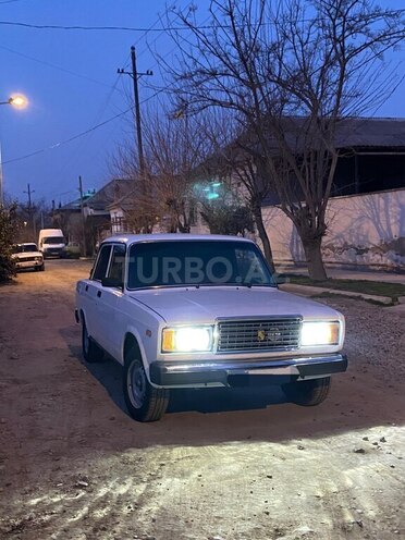 LADA (VAZ) 2107 2002, 85,000 km - 1.6 l - Salyan