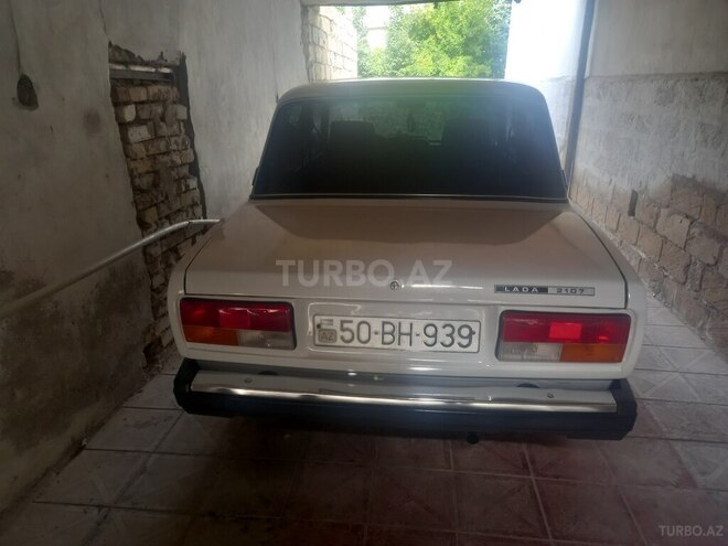 LADA (VAZ) 2107 2002, 85,000 km - 1.6 l - Salyan