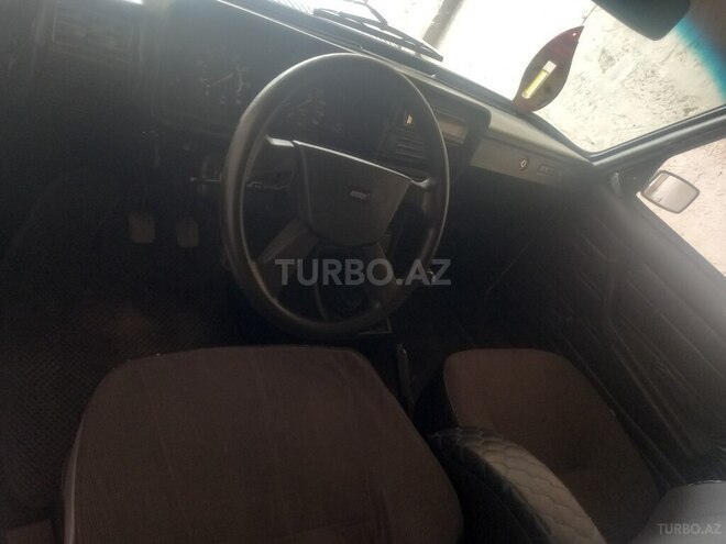 LADA (VAZ) 2107 2002, 85,000 km - 1.6 l - Salyan