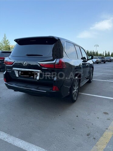 Lexus LX 450d-10
