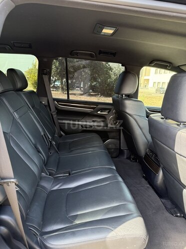 Lexus LX 450d-19