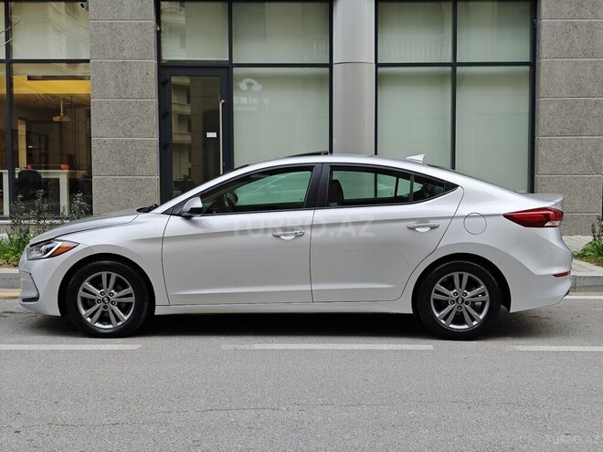 Hyundai Elantra 2018, 81,000 km - 2.0 l - Bakı